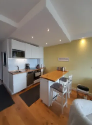 Apartment Seaside, Sea View, Parking Space, Wlan, Elevator, 2 Balconies, Family-Friendly