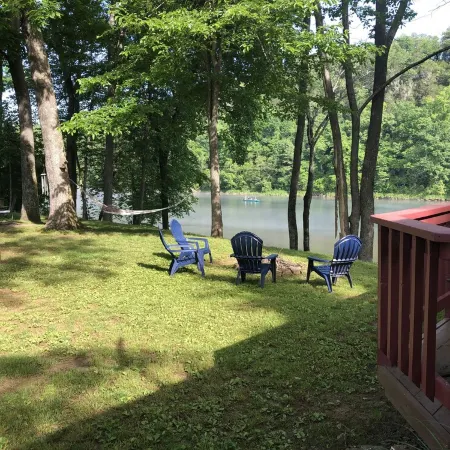 Perfect spot for fishing the White River/Small cabin sleeps 2-4/1 Bdrm with loft