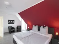 Villa Paradiso, outdoor whirlpool and sauna for exclusive use, 100m to the lake 烏特格翰酒店