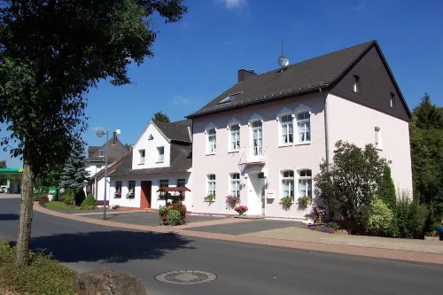 Families, groups, cycling, biking, hiking, vacation with dog, short vacation, Kyllradweg, Stadtkyll 호텔