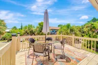 Coastal duplex with easement access to private beach & deck - dog-friendly Hotels in Manasota Key