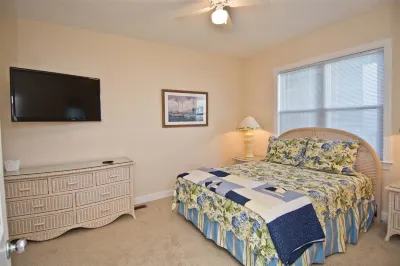 Luxurious Oceanfront Villa - Pool, Hot tub, Waterfront View