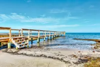 Dog-friendly, sound-front home with 2 sundecks, fireplace, & private hot tub Hotels in Buxton