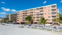 Beachfront Condo with Panoramic Views - Gorgeous Bright Retreat Hotels near Madeira Beach