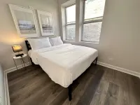 Chic Haven - Modern Amenities, Stylish Decor, WiFi Hotels in Ukrainian Village