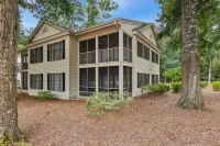 Gorgeous Golf Course Access and Beach Gear Rental - Exquisite Retreat