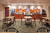 Holiday Inn Express & Suites Mesquite Hotels in Mesquite