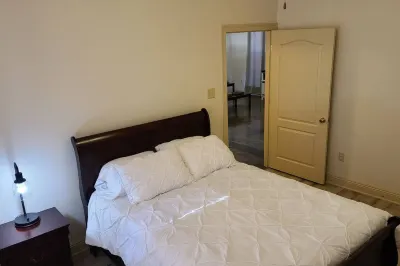 Serene Retreat - Private WiFi, Relaxation, Garden Oasis Hotels near Walmart Supercenter