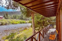 Gorgeous Riverfront Retreat