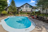 Pool, Gym and Cozy Silo Retreat - Charming Historic Getaway