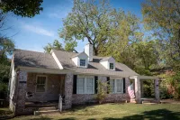 Modern Comforts and Convenient Access to Parks - Charming Haven