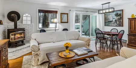 Gas Fireplace and Access to Quechee Club - Charming Getaway