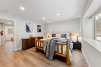 Hot Tub and Year-Round Pool - Charming Family Sanctuary Hotels in Dollar Point