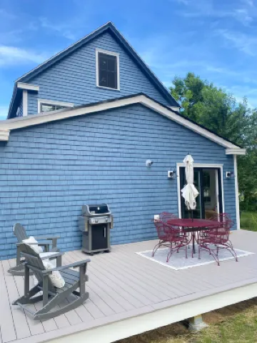 Charming Escape with Spacious Yard and Modern Comfort - Inviting Haven