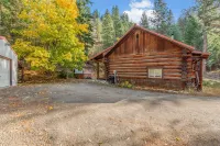 Rustic Charm and Private Hot Tub - Inviting Forest Retreat