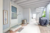 Two Balconies and Community Pools - Stunning Lakefront Haven Hotel a Village of Four Seasons