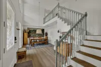 Luxury Pool and Hot Tub with Scenic Views - Exquisite Hill Country Retreat