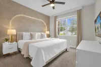 Screened Pool and Resort-Style Community Amenities - Elegant Oasis Hoteles en Condado de Osceola