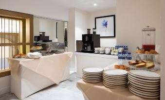 Prime Al Corniche Hotel