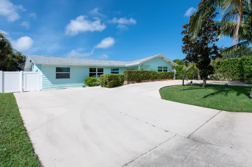 Pink Flamingo Pool Home | Firepit & Tiki!