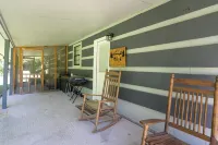 Moonshine Cabin with a nice yard on the creek in the shadows of the Smokies