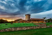 Royal Isabela Hotels near Parque Carlos Martínez Arenales