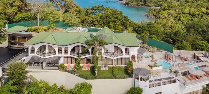 Layan Hotel & Spa Hotels in Quepos