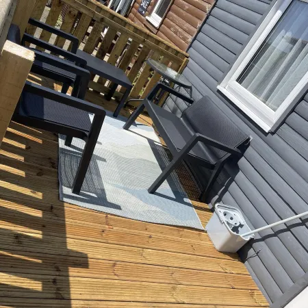 2 Bed Chalet Sleeps 4- Garden Pets Beach