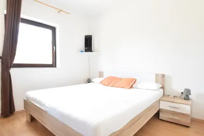 This Pleasant Holiday Home is an Ideal Starting Point to Explore Dalmatia