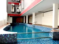 Golden Rich 88 Hotel - ที่มีสระว่ายน้ำ