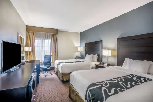 La Quinta Inn & Suites by Wyndham Karnes City - Kenedy Hotels in Karnes City