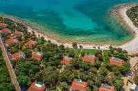 Luxury Beach Villas Porto Bus - parking