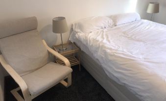 NEW Super 2BD Flat near Dalkeith Town Centre - Housity