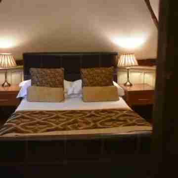 Ye Olde Red Lion Rooms