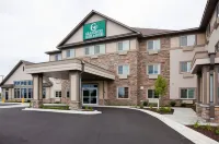 GrandStay Delano Hotels near Lake Pulaski