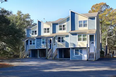 Ocean Pines Resort Hotels near South beach access gazebo