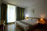 Adma Blue Screen Hotels in Ghazir