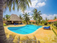 Doric Cottages Diani - Beach