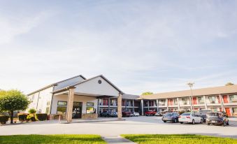 Palace Inn Baytown @ TX-330 Spur & Rollingbrook