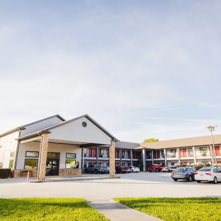 Palace Inn Baytown @ TX-330 Spur & Rollingbrook
