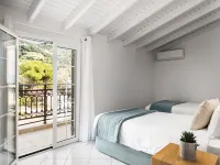 The Seaview Corner Apartments by Konnect, Ipsos Hotels in Ipsos