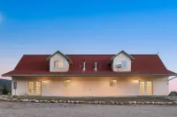 Hacienda Roja - the Pinion #8 at Wind Walker Homestead