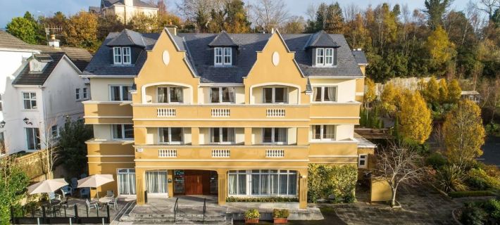 Earls Court House Hotels in Killarney