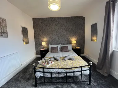 Modernised Central Wigan Townhouse Sleeps up to 6 Hotels in Appley Bridge
