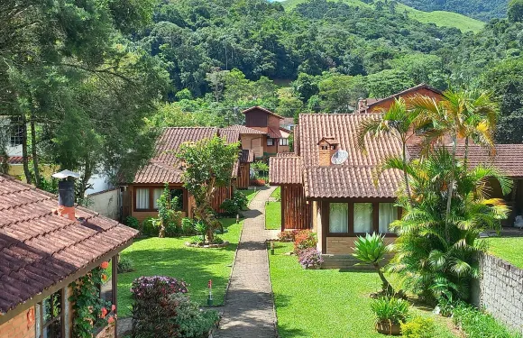 毛阿魏斯康德旅館