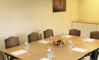 Stockwood Hotel - Luton Airport - Housity