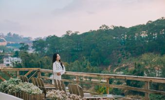 Da Lat Cam Ly Hotel