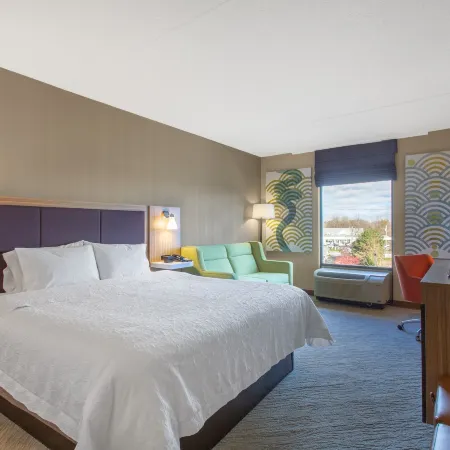 Hampton Inn & Suites Albany-Airport