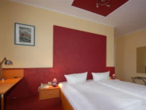 โรงแรมโฮเอินซอลแลร์น โรงแรมในชเลสวิก