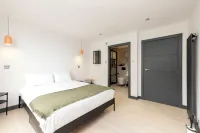 Joivy Fabulous 2Br Apartment with Terrace and Bay View Hotels in Burntisland